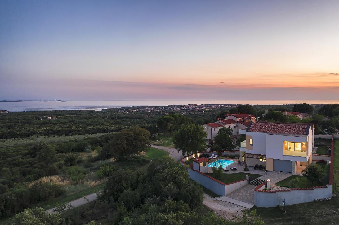 Villa White Barbariga Exterior photo