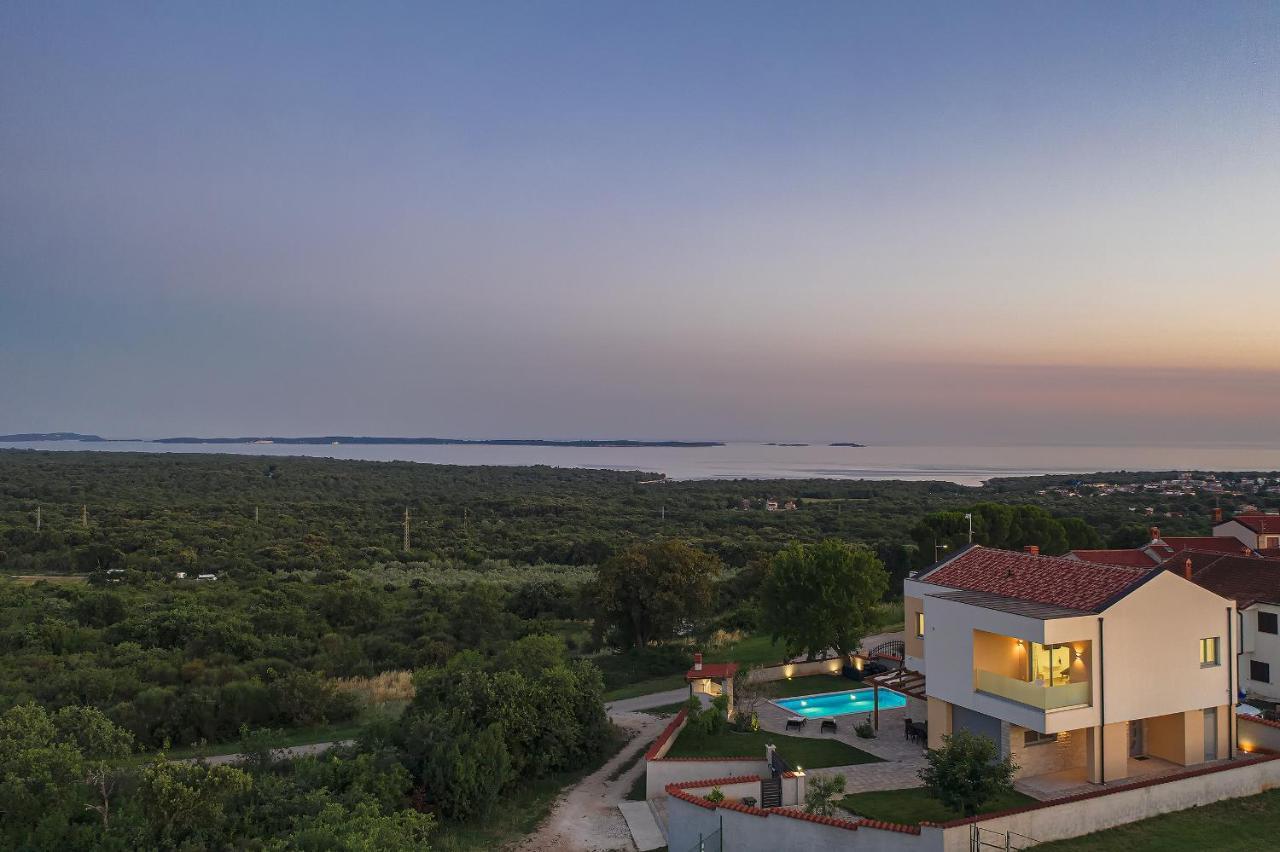 Villa White Barbariga Exterior photo